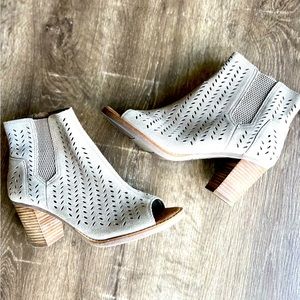 Toms Peep-Toe Bootie